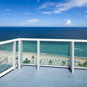 Fantastic Suite 1 Bedroom Suite 1 Queen Oceanfront Balcony Roll Shower Mobility Accessible
