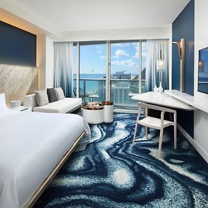 	 Spectacular King Room Guest room 1 King Partial Ocean View Balcony
